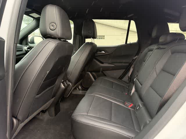 2025 Chevrolet Equinox LT photo 4