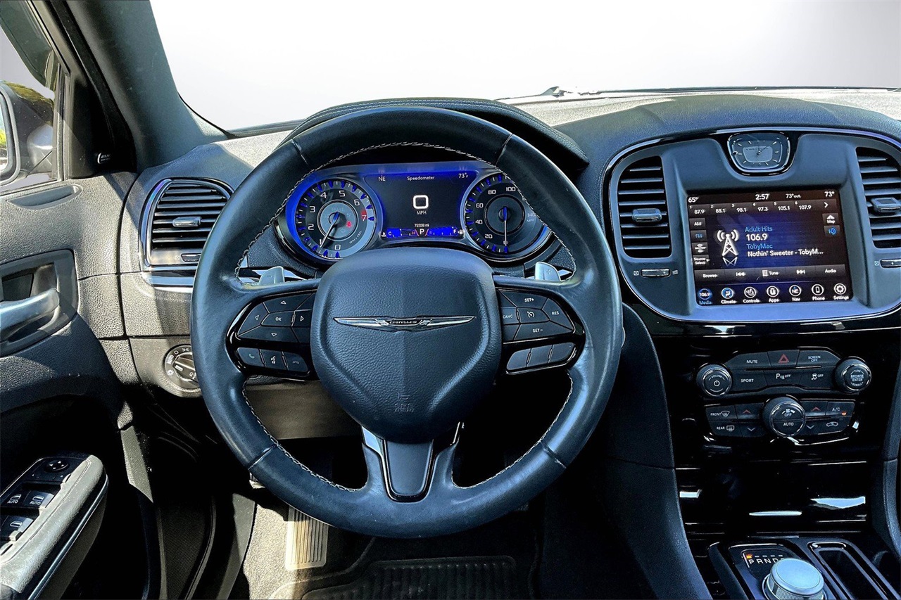 2019 Chrysler 300 S photo 10