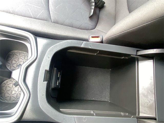 2021 Toyota RAV4 XLE photo 12