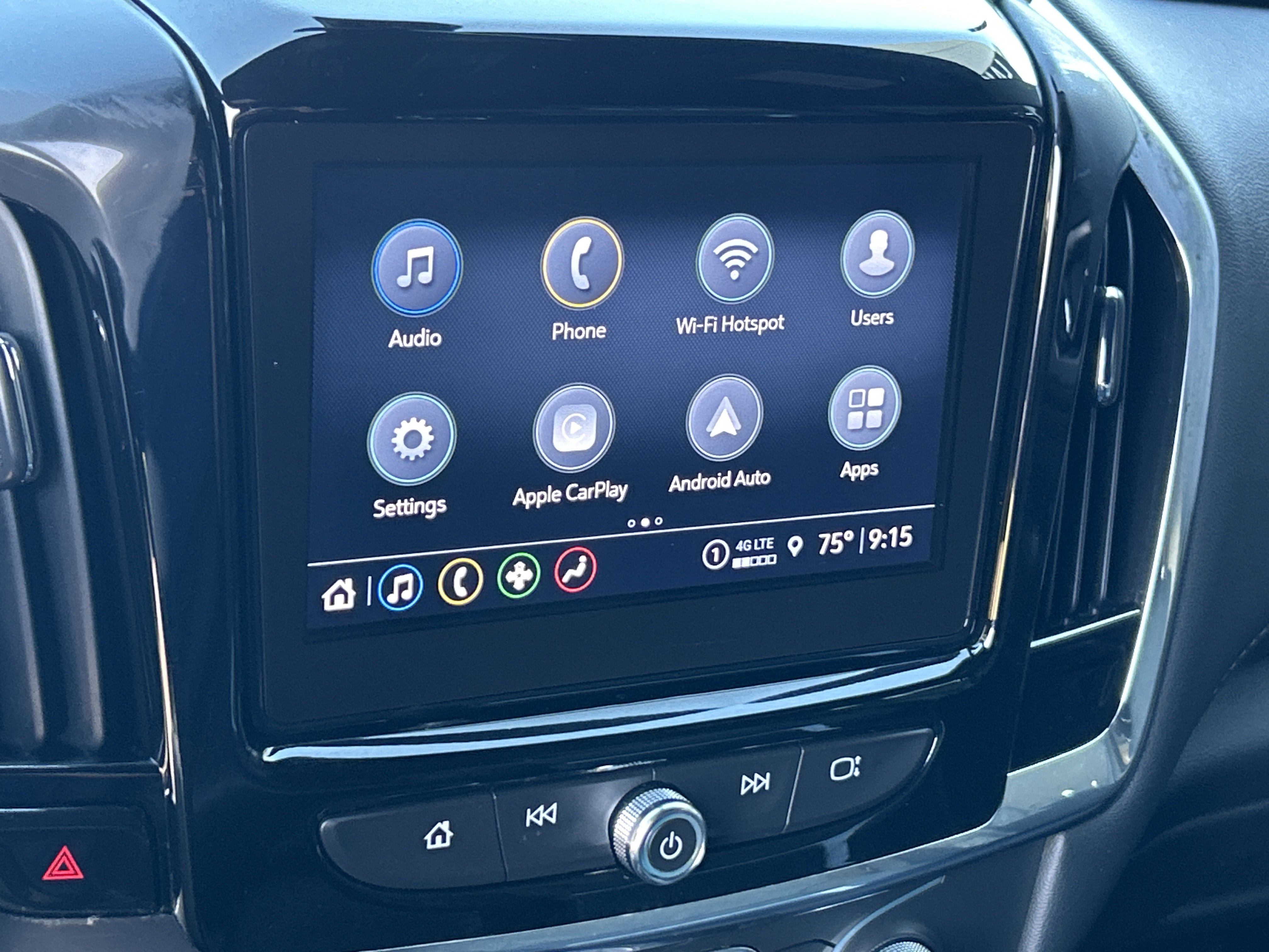 2023 Chevrolet Traverse Leather photo 2