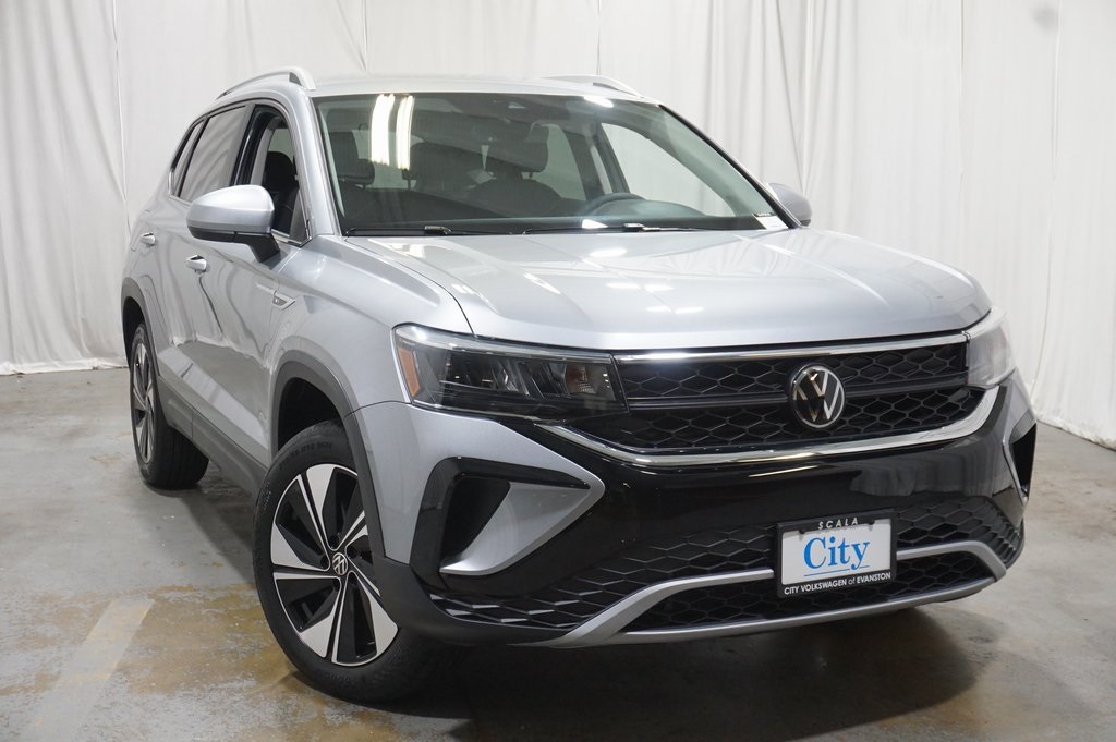 2024 Volkswagen Taos SE photo 3
