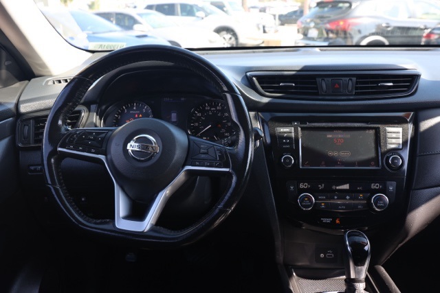 2018 Nissan Rogue SV photo 20