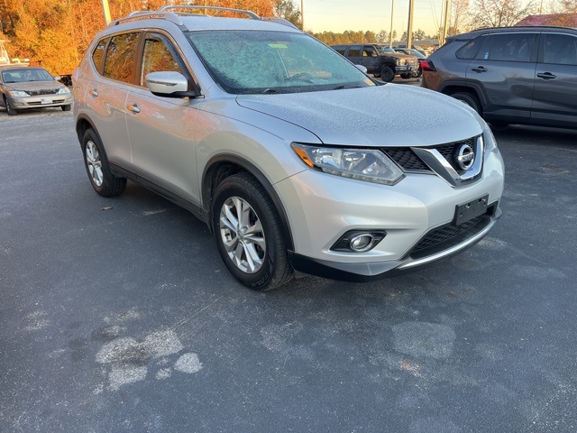 2016 Nissan Rogue SV's photo