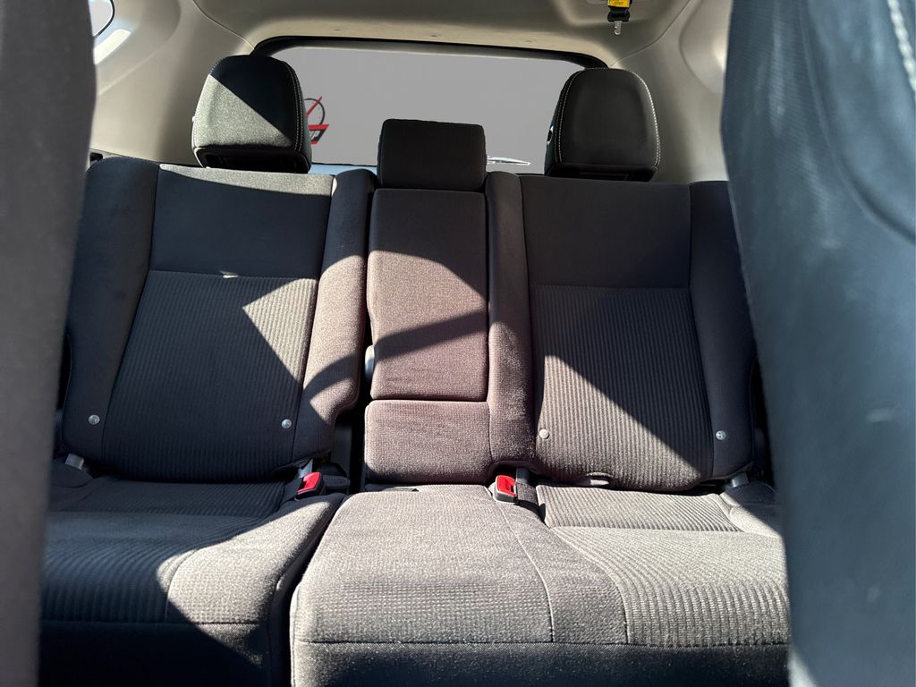 2015 Toyota RAV4 XLE photo 15