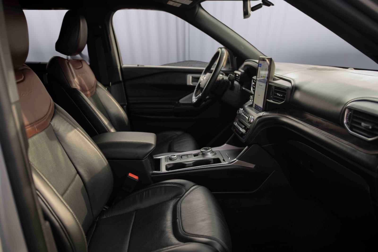 2020 Ford Explorer Platinum photo 3