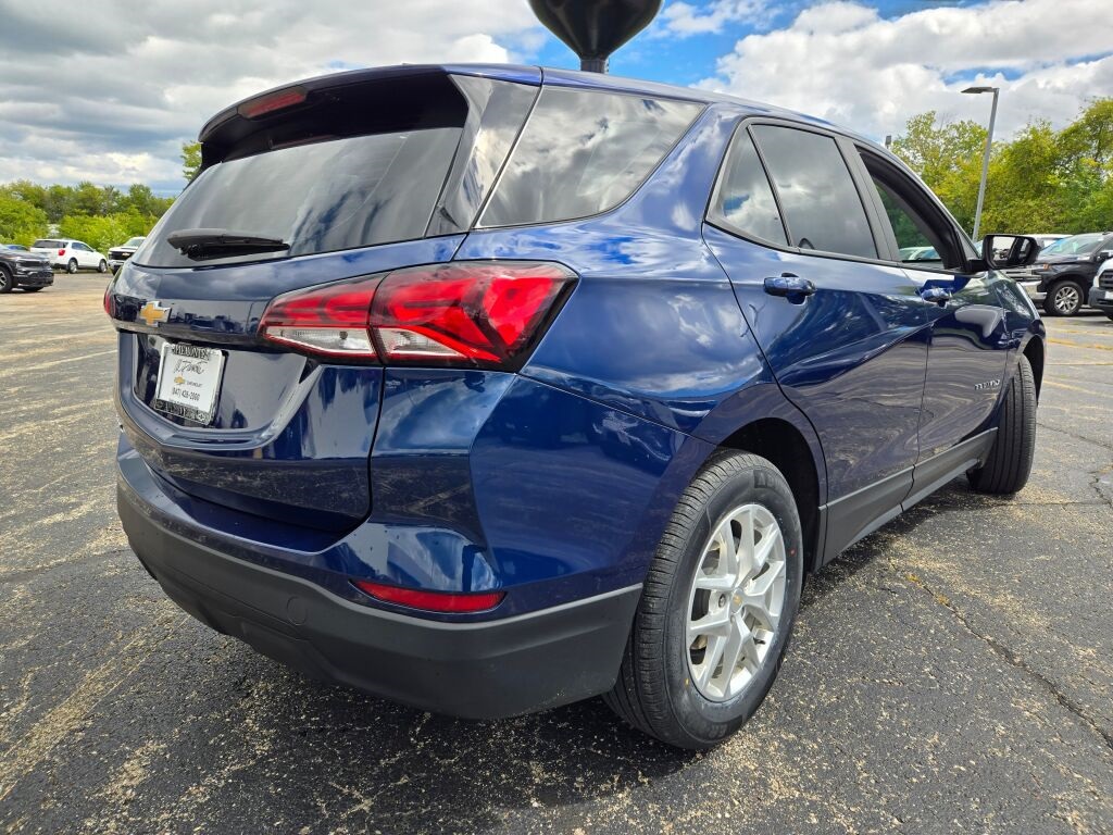 2022 Chevrolet Equinox LS photo 8