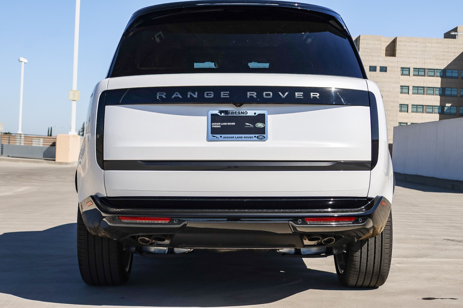 2025 Land Rover Range Rover SE photo 5