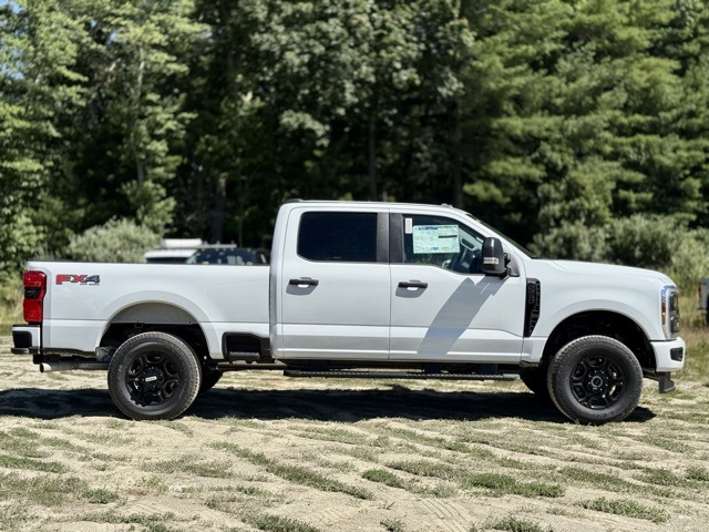 2025 Ford F-250 XL photo 3