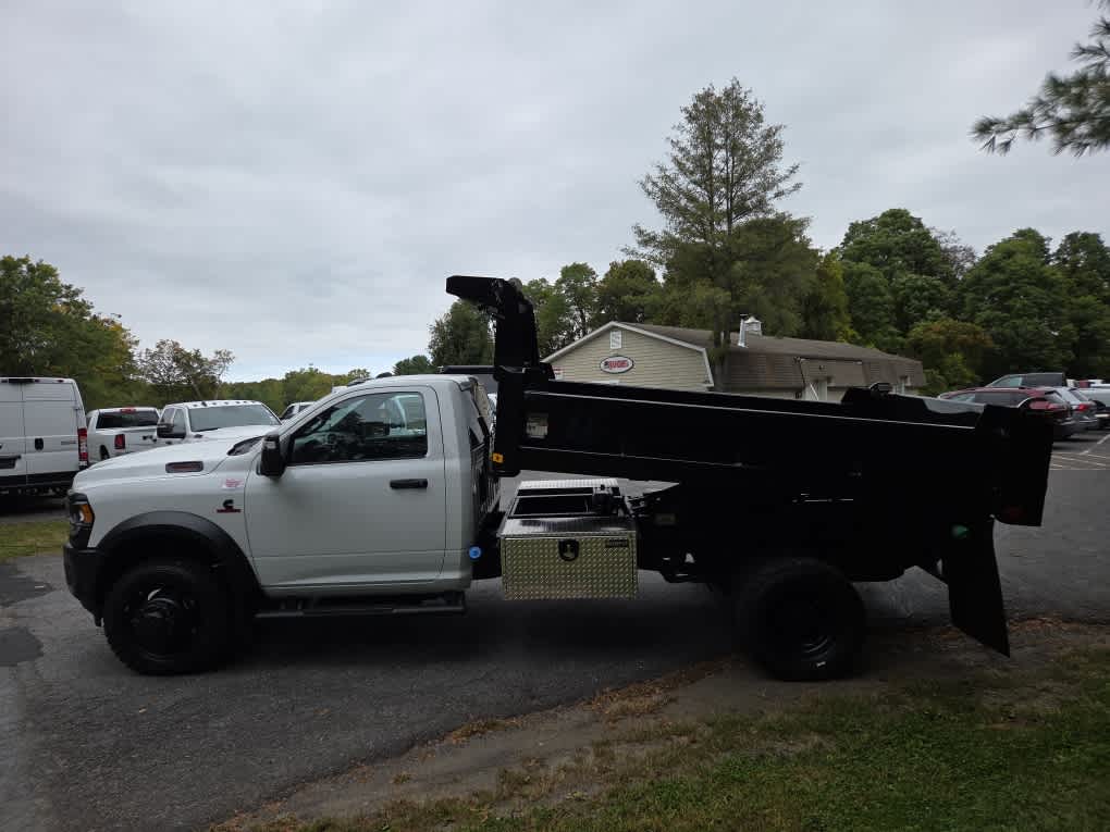 2024 Ram 5500 Tradesman photo 4