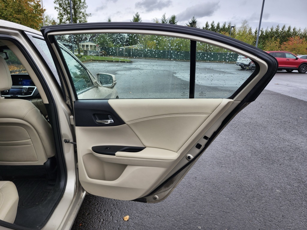 2013 Honda Accord EX-L photo 22