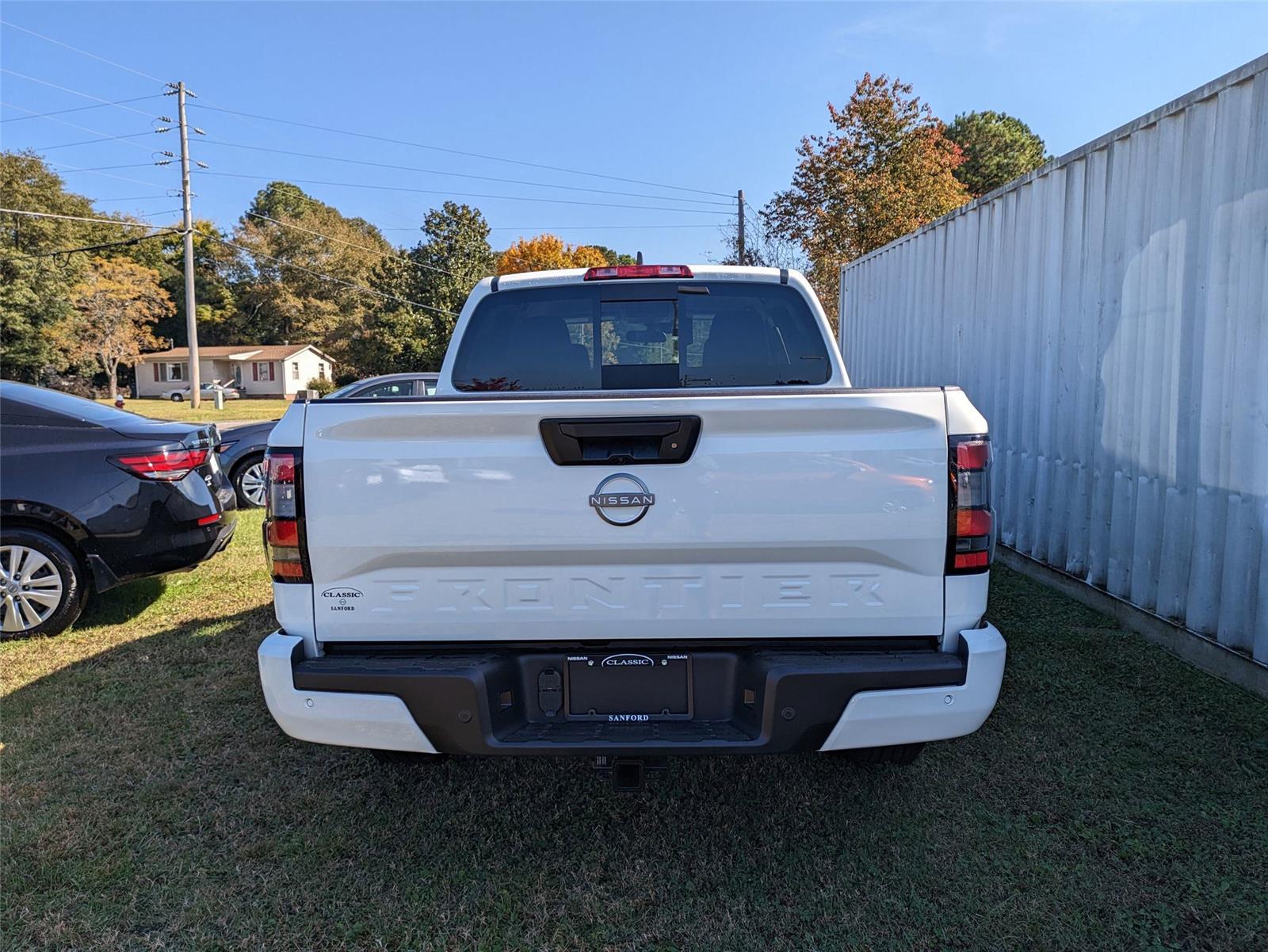 2025 Nissan Frontier SV photo 4