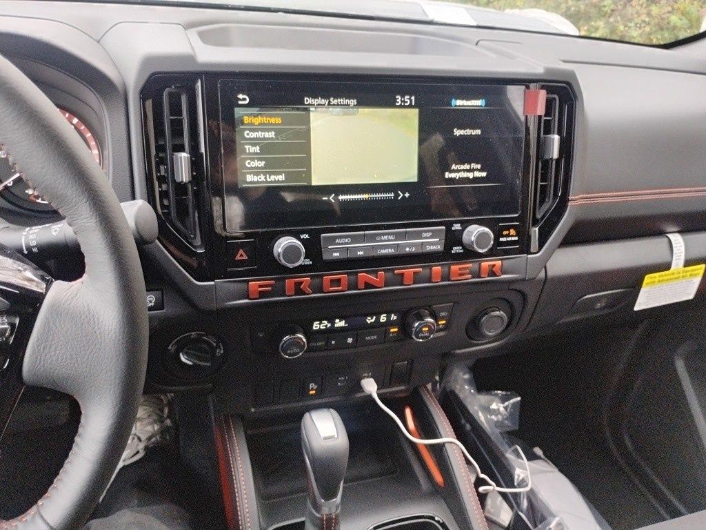 2025 Nissan Frontier PRO-4X photo 17