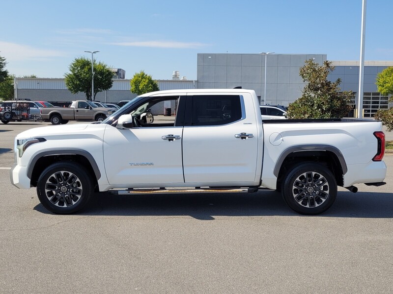 2023 Toyota Tundra Limited CrewMax photo 4