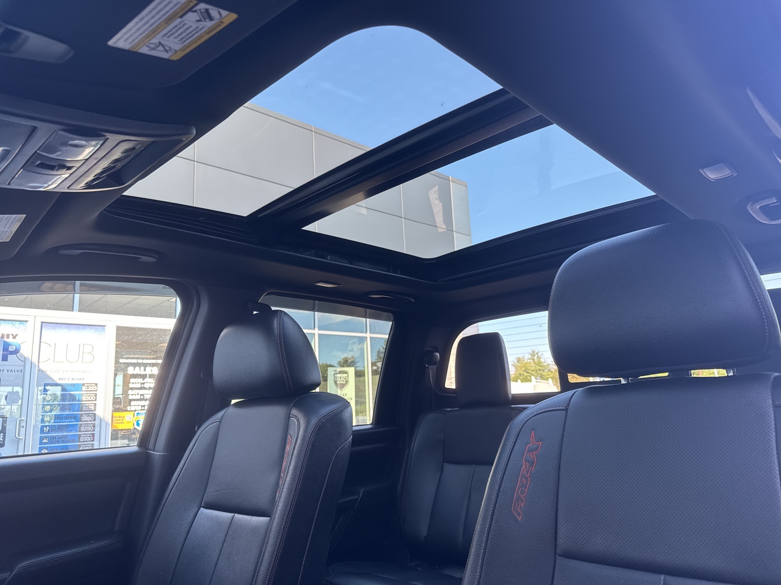 2021 Nissan Titan PRO-4X photo 9