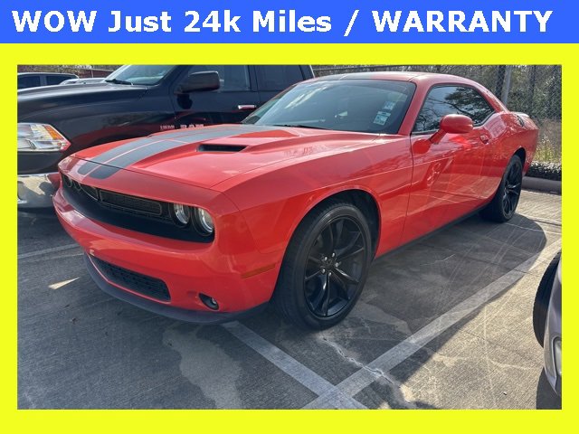 2016 Dodge Challenger SXT's photo