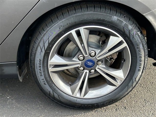 2014 Ford Focus SE photo 26
