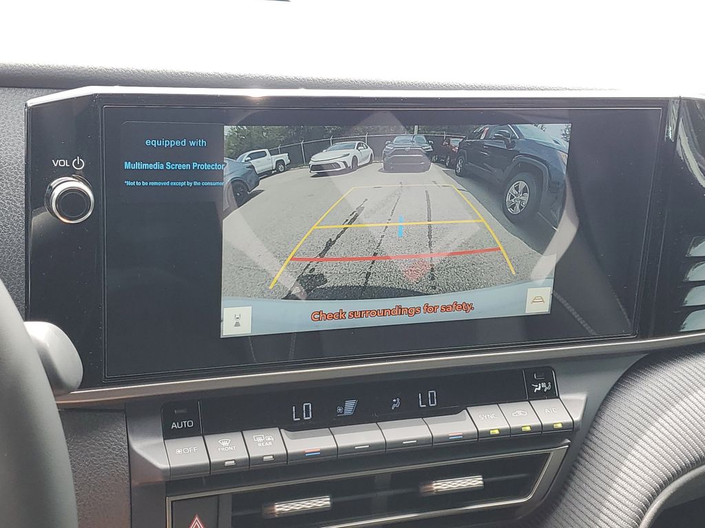 2025 Toyota Camry SE photo 17