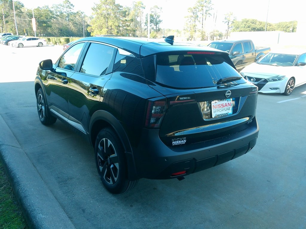 2025 Nissan Kicks SV photo 4