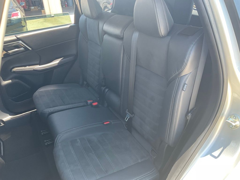 2023 Mitsubishi Outlander SE photo 16