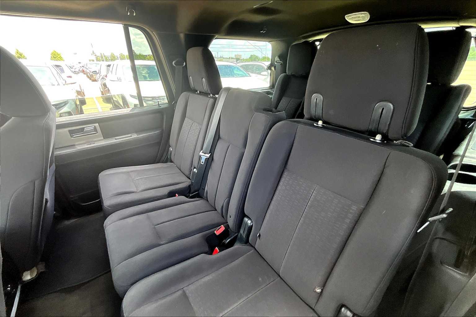 2017 Ford Expedition XLT photo 17