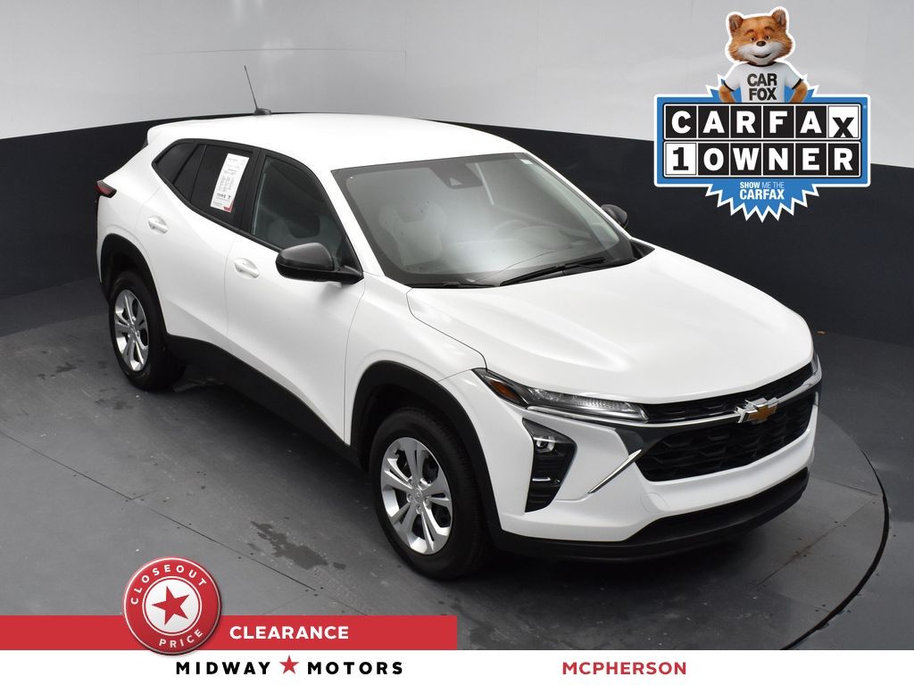 2025 Chevrolet Trax LS's photo