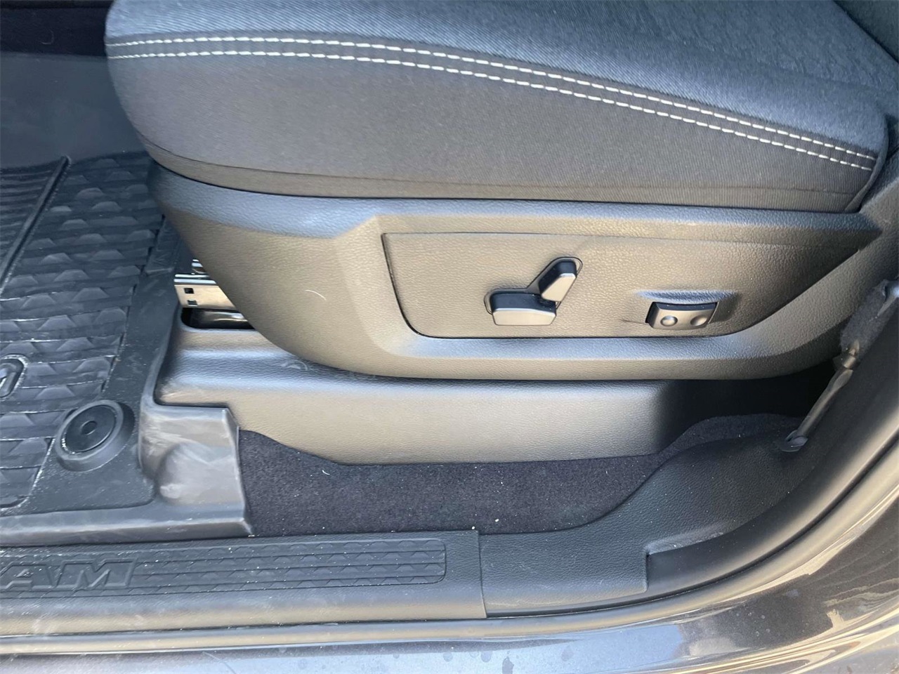 2025 Ram 2500 Big Horn photo 18