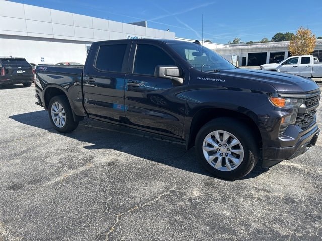 2022 Chevrolet Silverado 1500 Custom photo 3