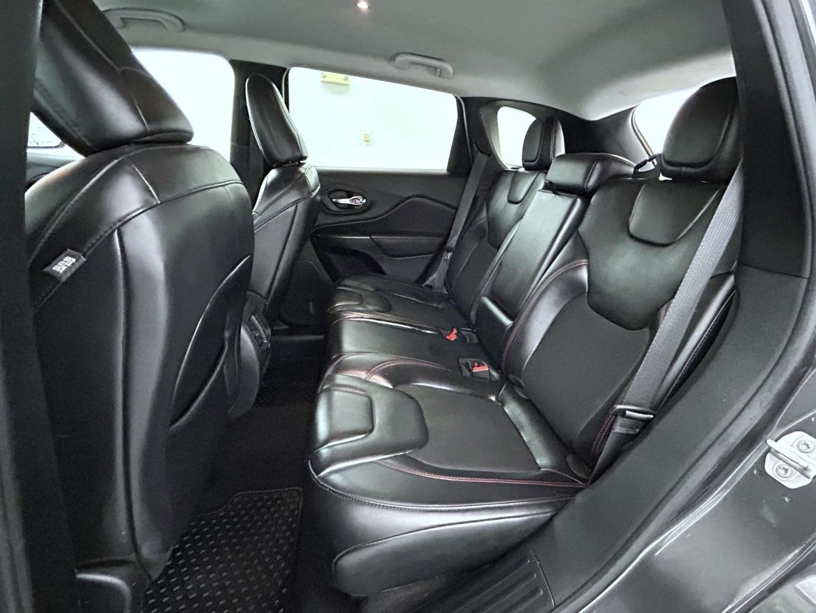 2020 Jeep Cherokee Trailhawk photo 17