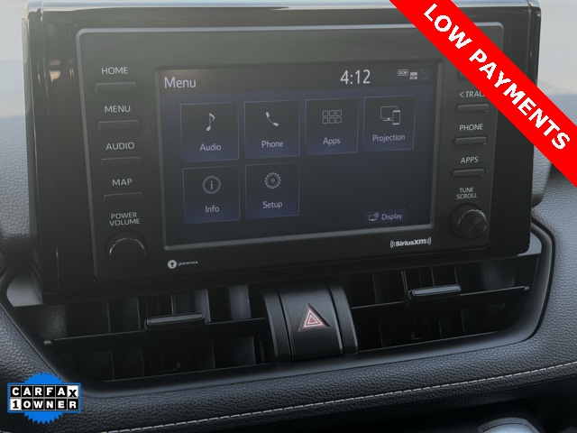 2022 Toyota RAV4 LE photo 12