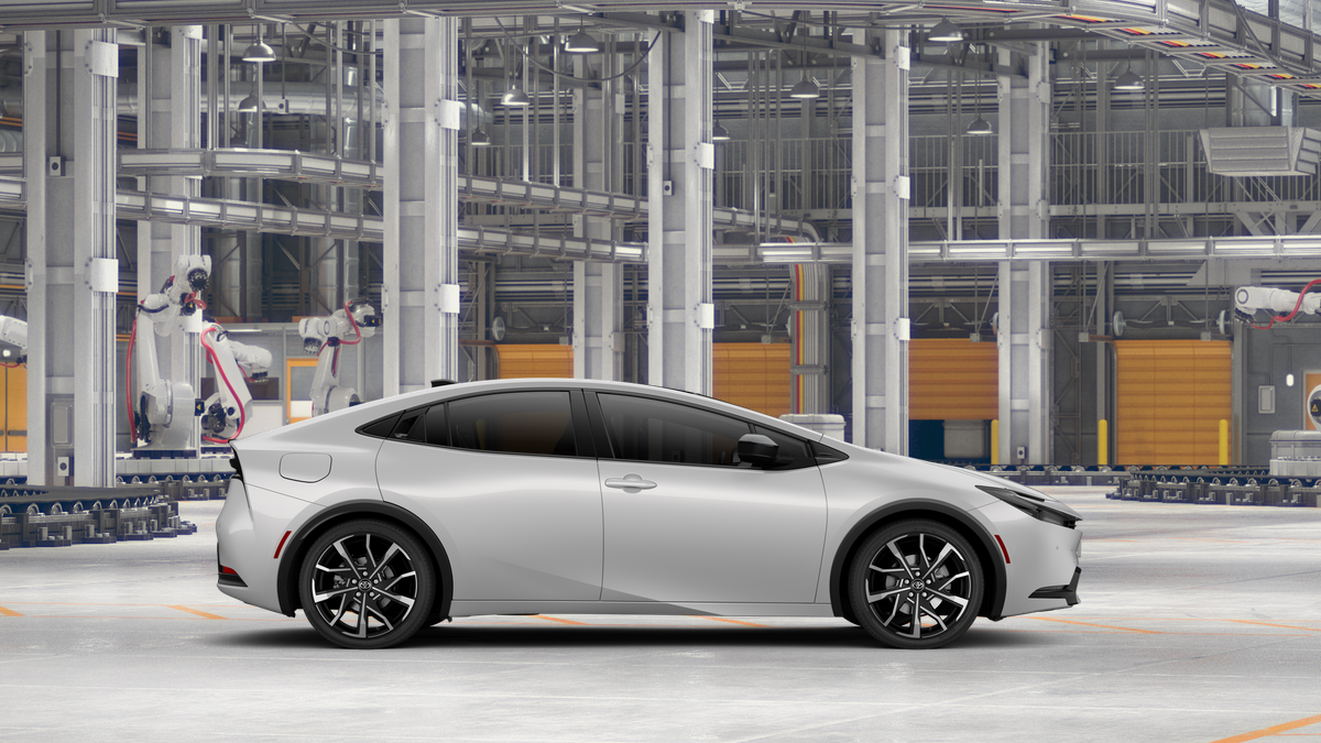 2026 Toyota Prius Plug-in Hybrid XSE photo 12