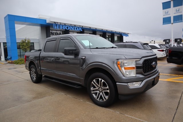 2021 Ford F-150 XL's photo