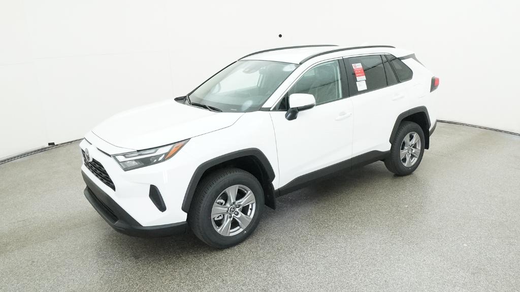 2025 Toyota RAV4 XLE's photo