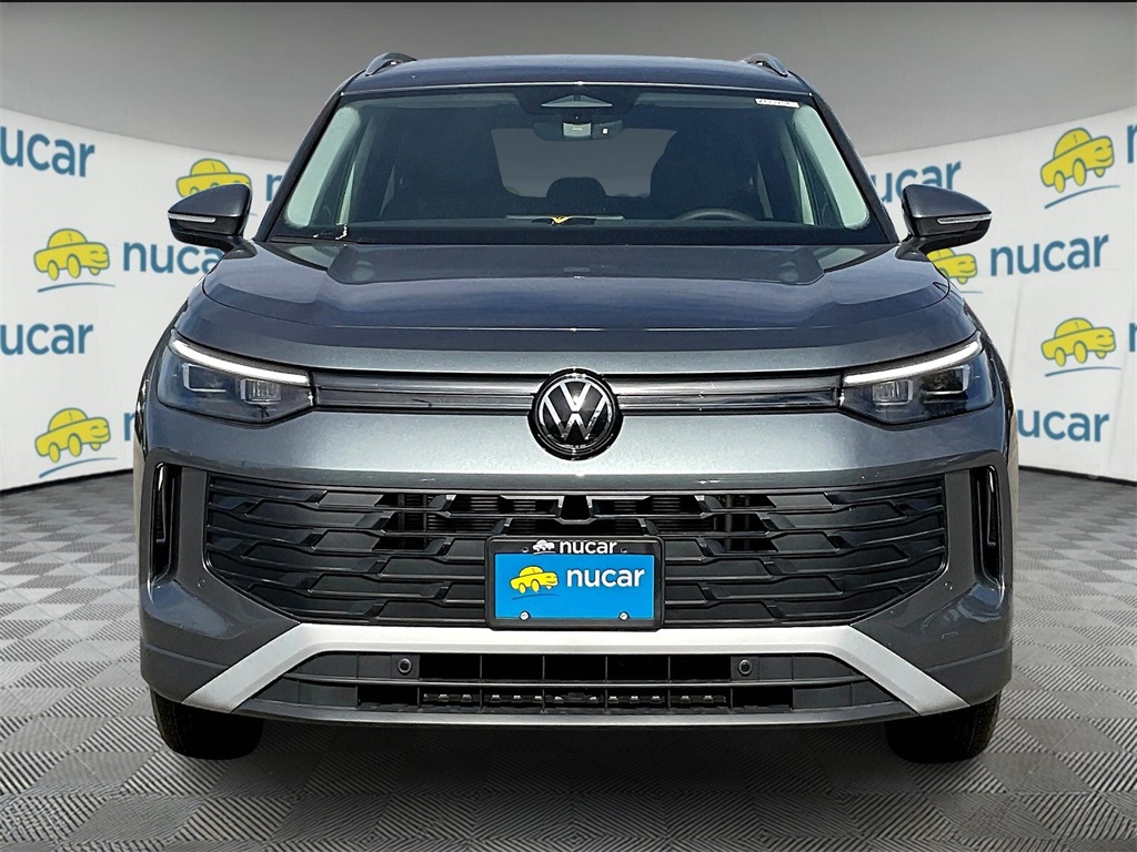2025 Volkswagen Tiguan SE photo 2