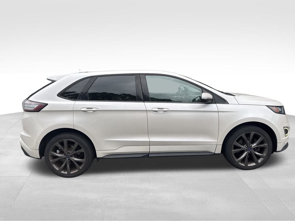 2015 Ford Edge Sport photo 4