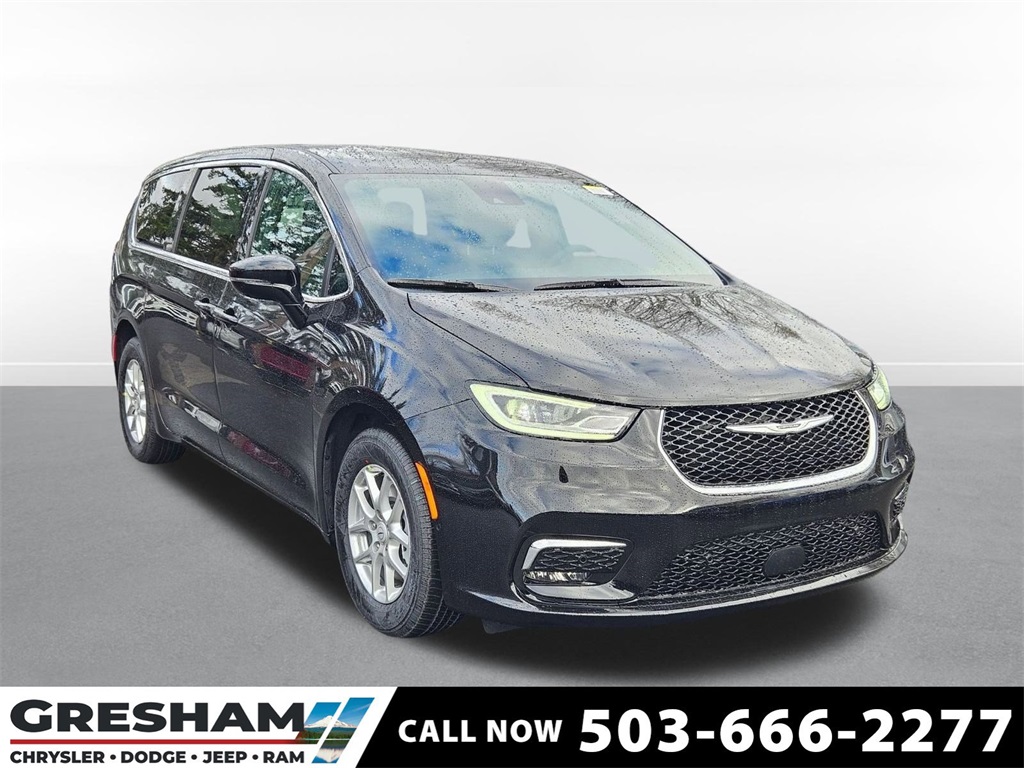 2026 Chrysler Pacifica Select's photo