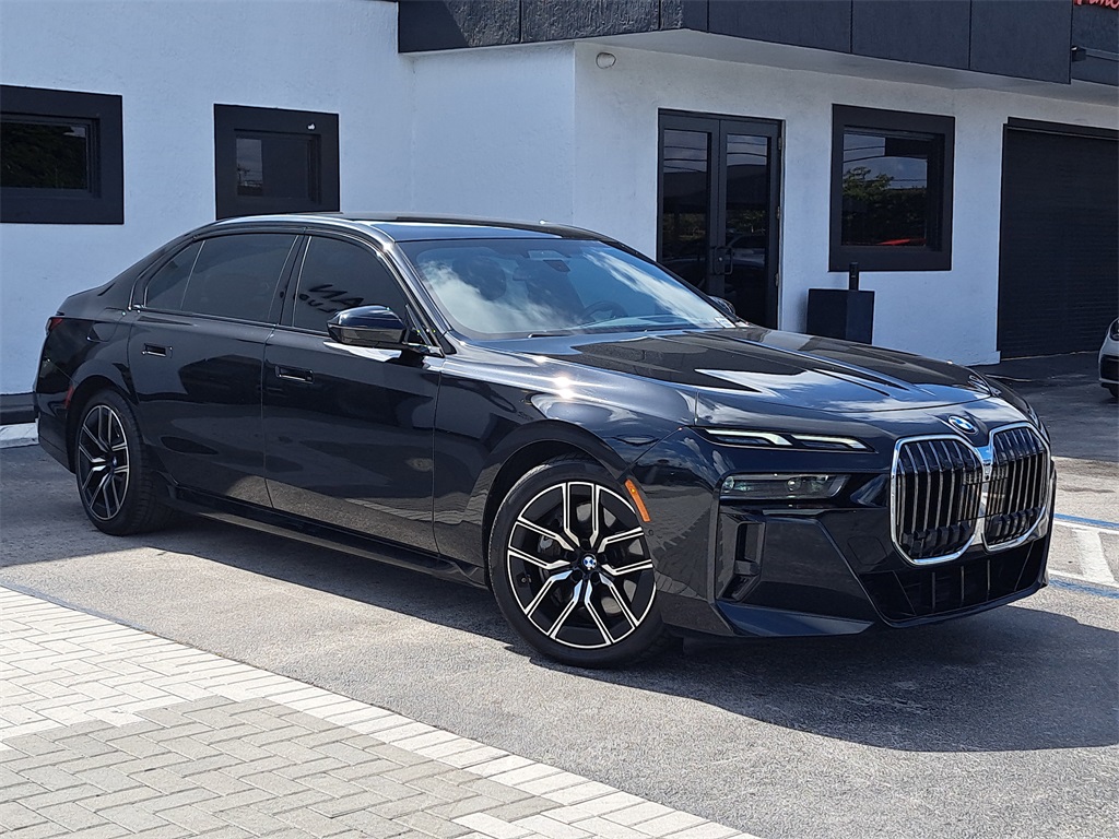 2023 Bmw 760i photo 2