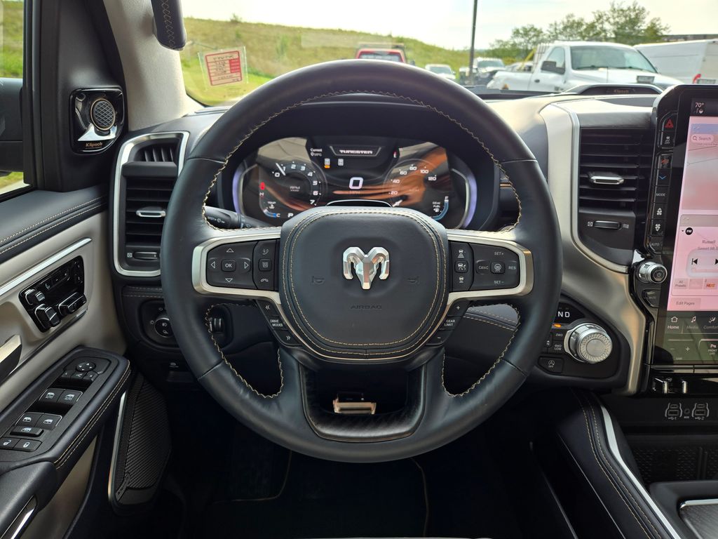 2025 Ram 1500 photo 17
