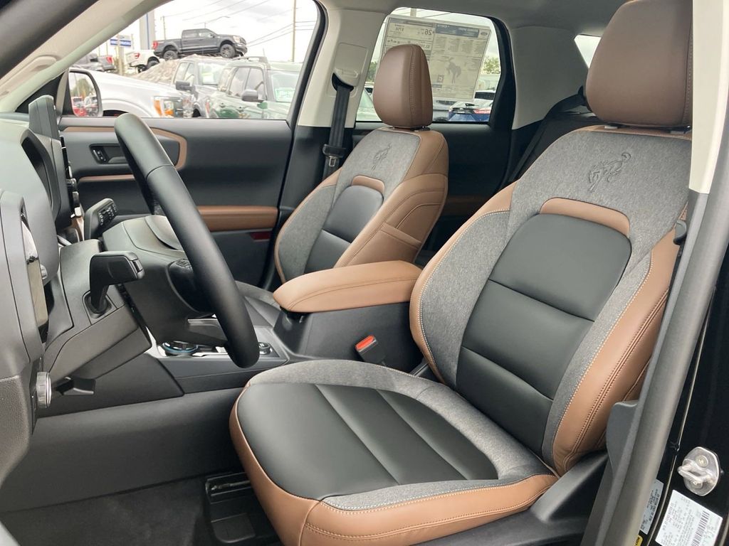 2024 Ford Bronco Sport Outer Banks photo 17