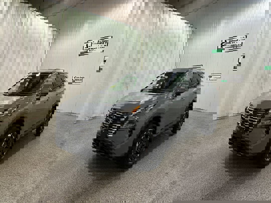 2026 Nissan Rogue SV photo 2