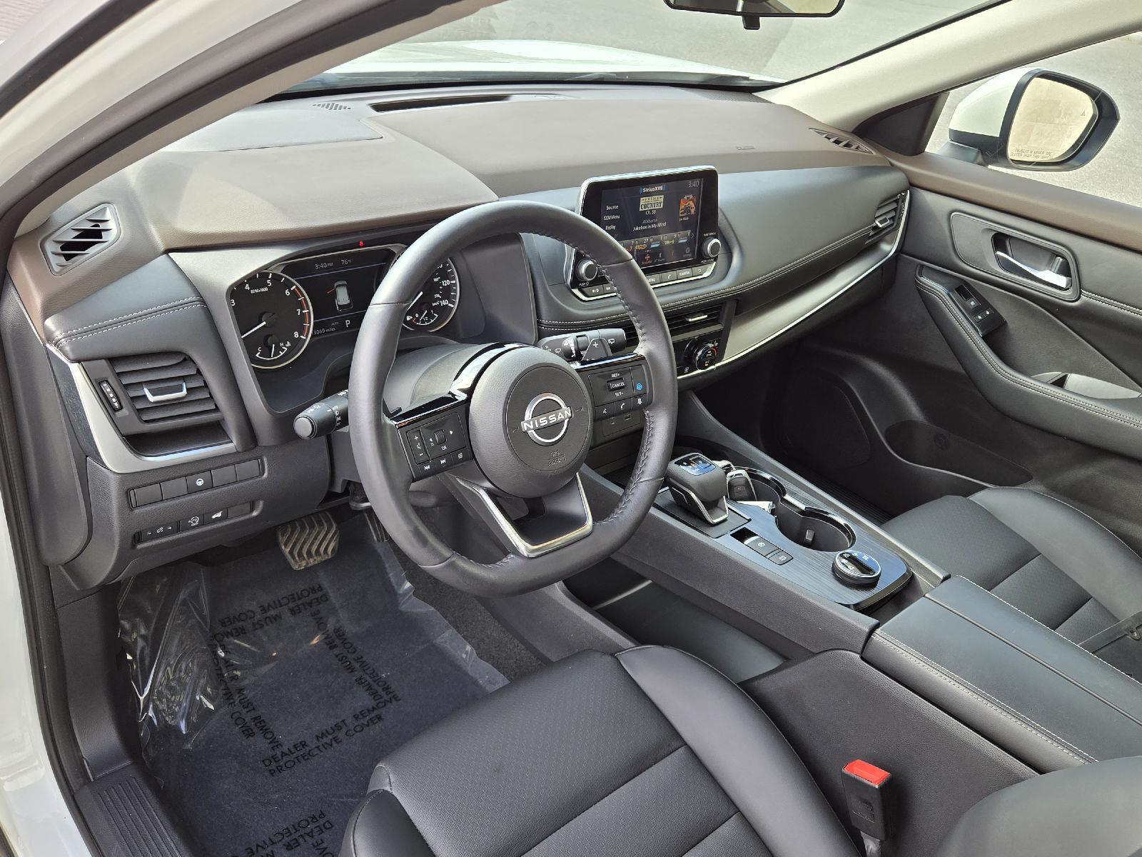 2023 Nissan Rogue SV photo 5