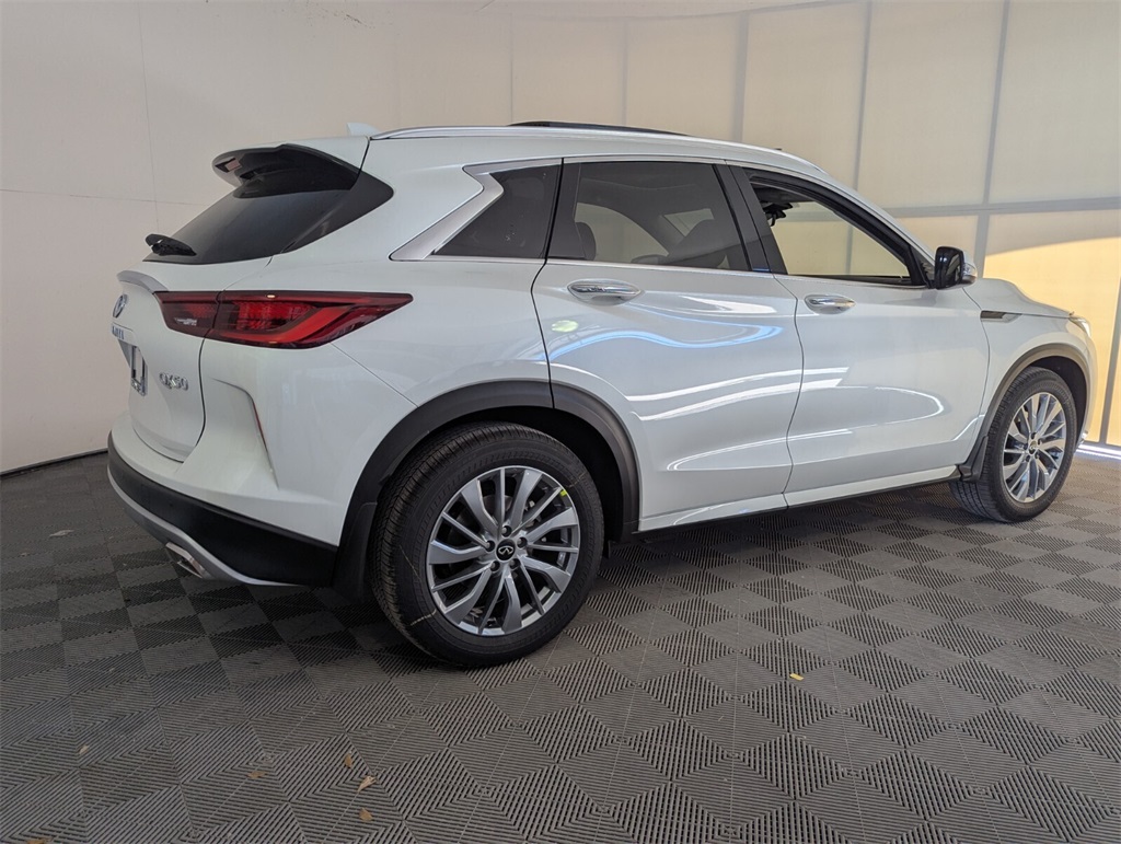 2025 Infiniti QX50 Luxe AWD photo 10