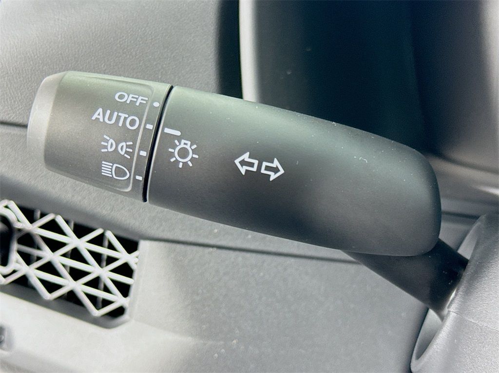 2025 Honda Accord LX photo 16