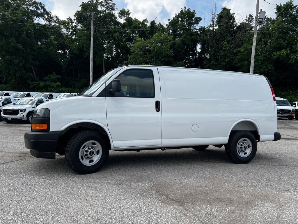 2025 Gmc Savana 2500 Cargo photo 4