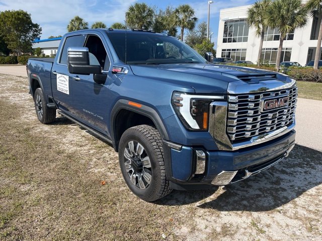 2025 GMC Sierra Denali's photo