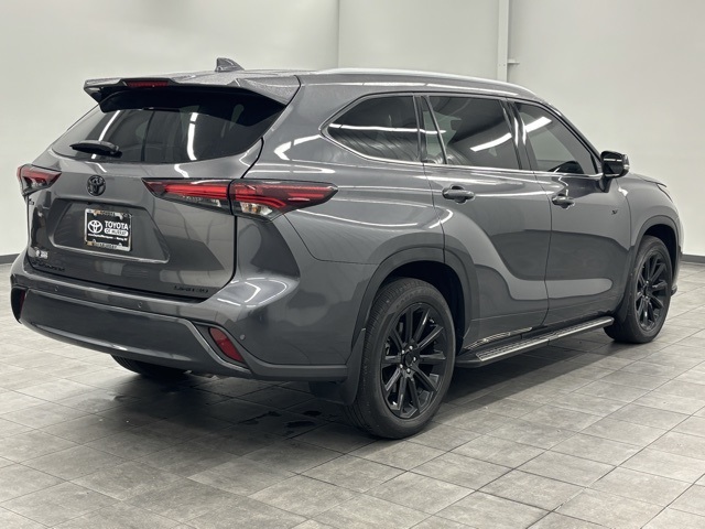 2024 Toyota Highlander Limited photo 2