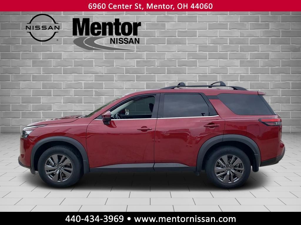 2023 Nissan Pathfinder SV photo 4