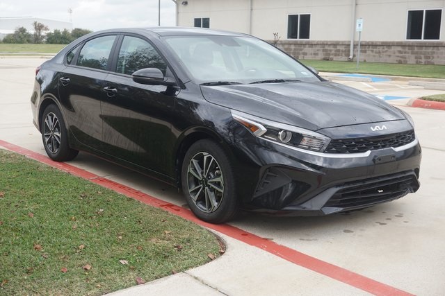 2024 Kia Forte LXS's photo