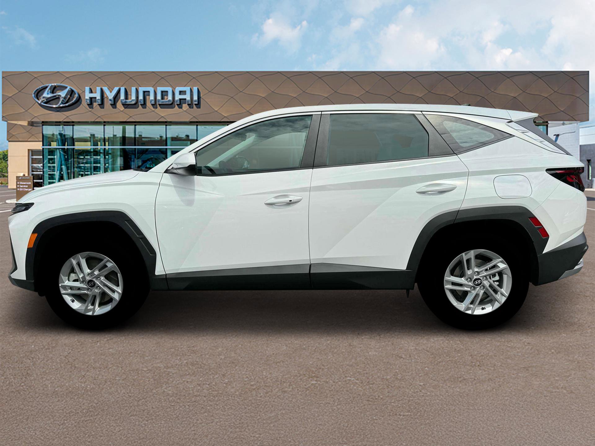 2025 Hyundai Tucson SE photo 2