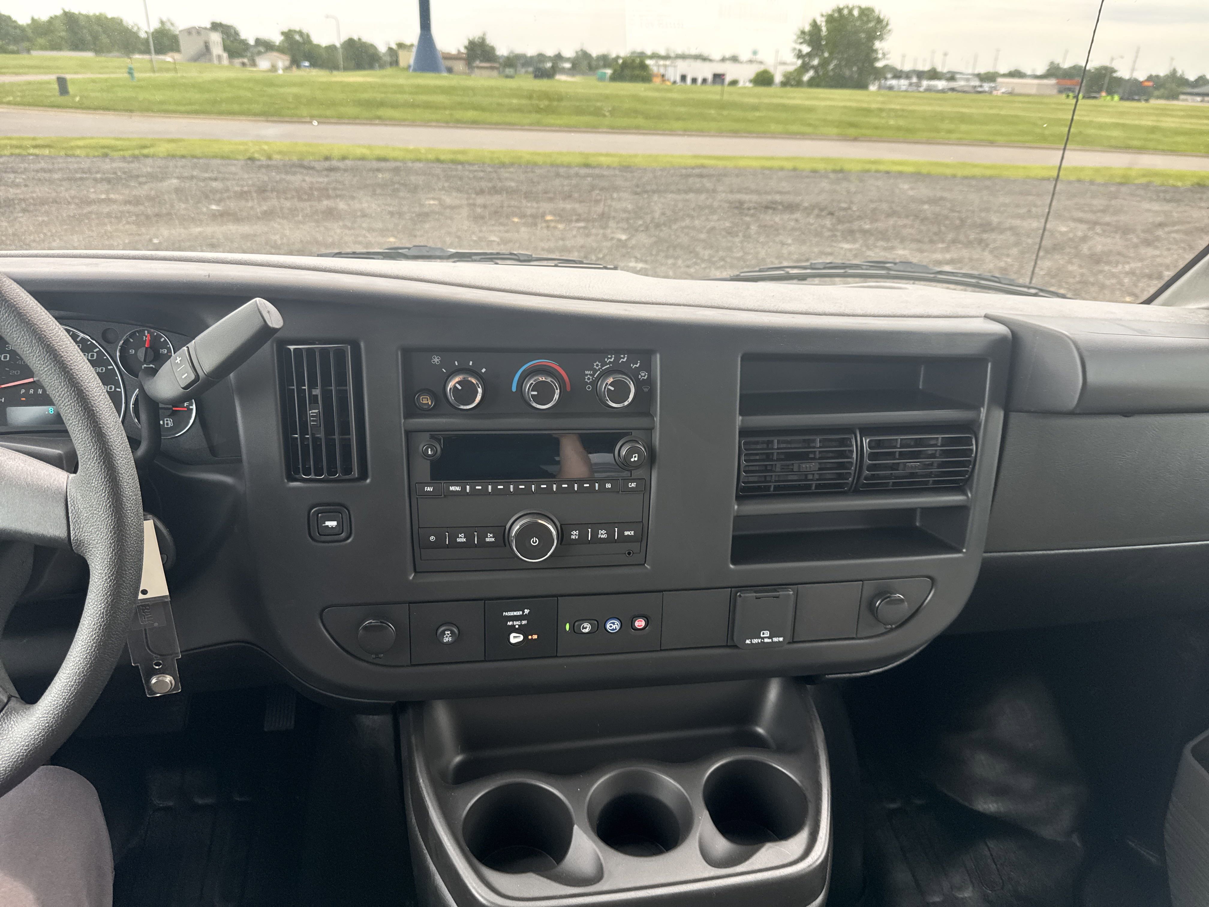 2024 Chevrolet Express Cargo 2500 photo 5