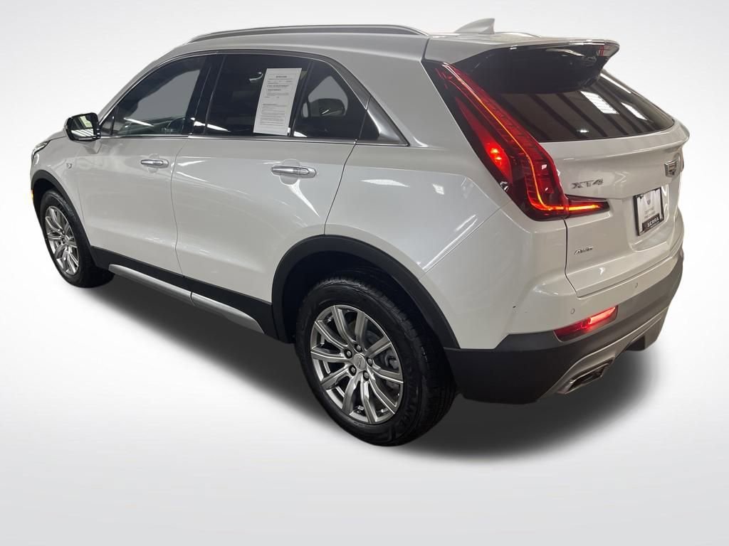 2023 Cadillac XT4 Premium Luxury photo 3